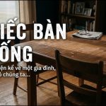 Chiếc bàn trống